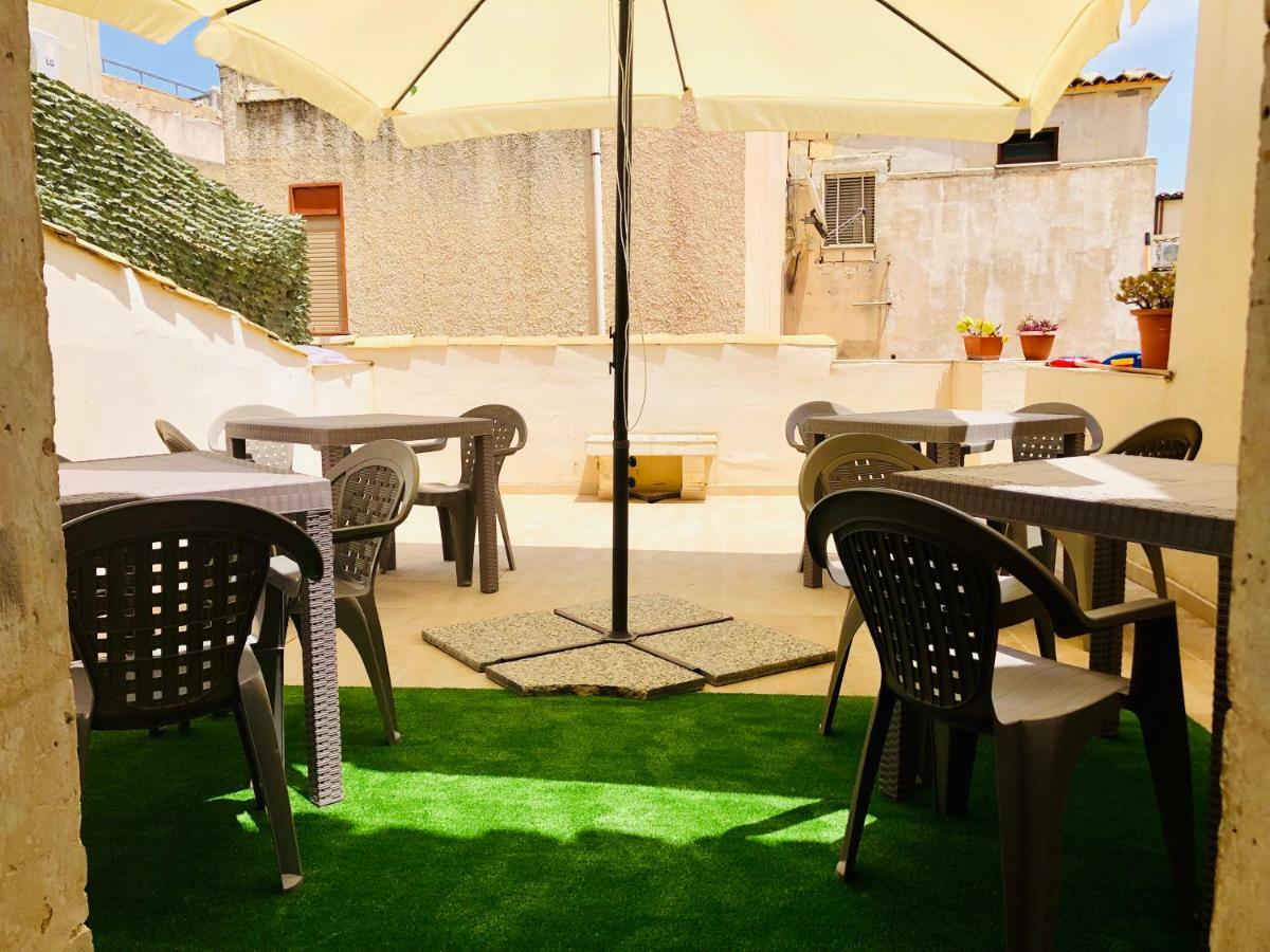 La Casa Del Barocco Hotel Noto Exterior foto