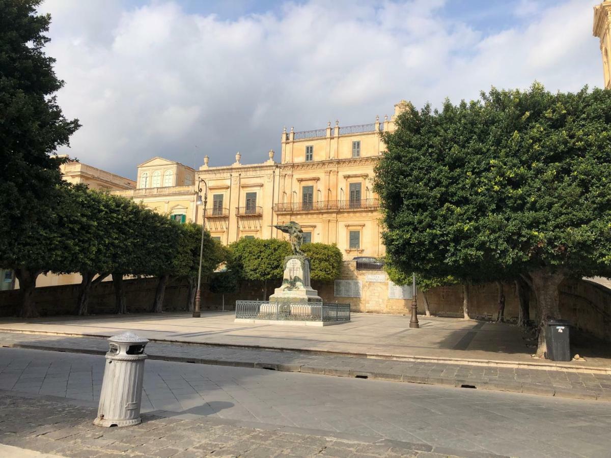 La Casa Del Barocco Hotel Noto Exterior foto