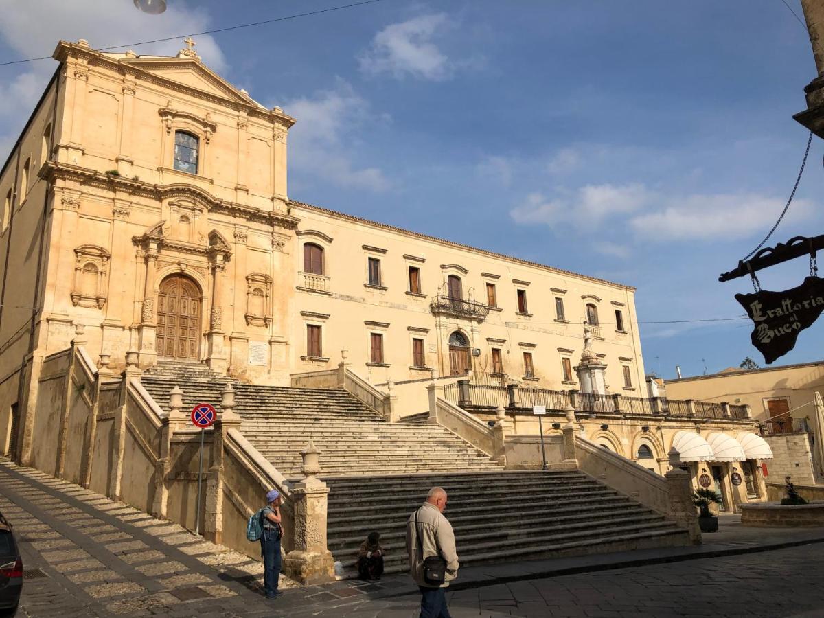 La Casa Del Barocco Hotel Noto Exterior foto