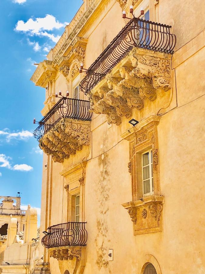 La Casa Del Barocco Hotel Noto Exterior foto